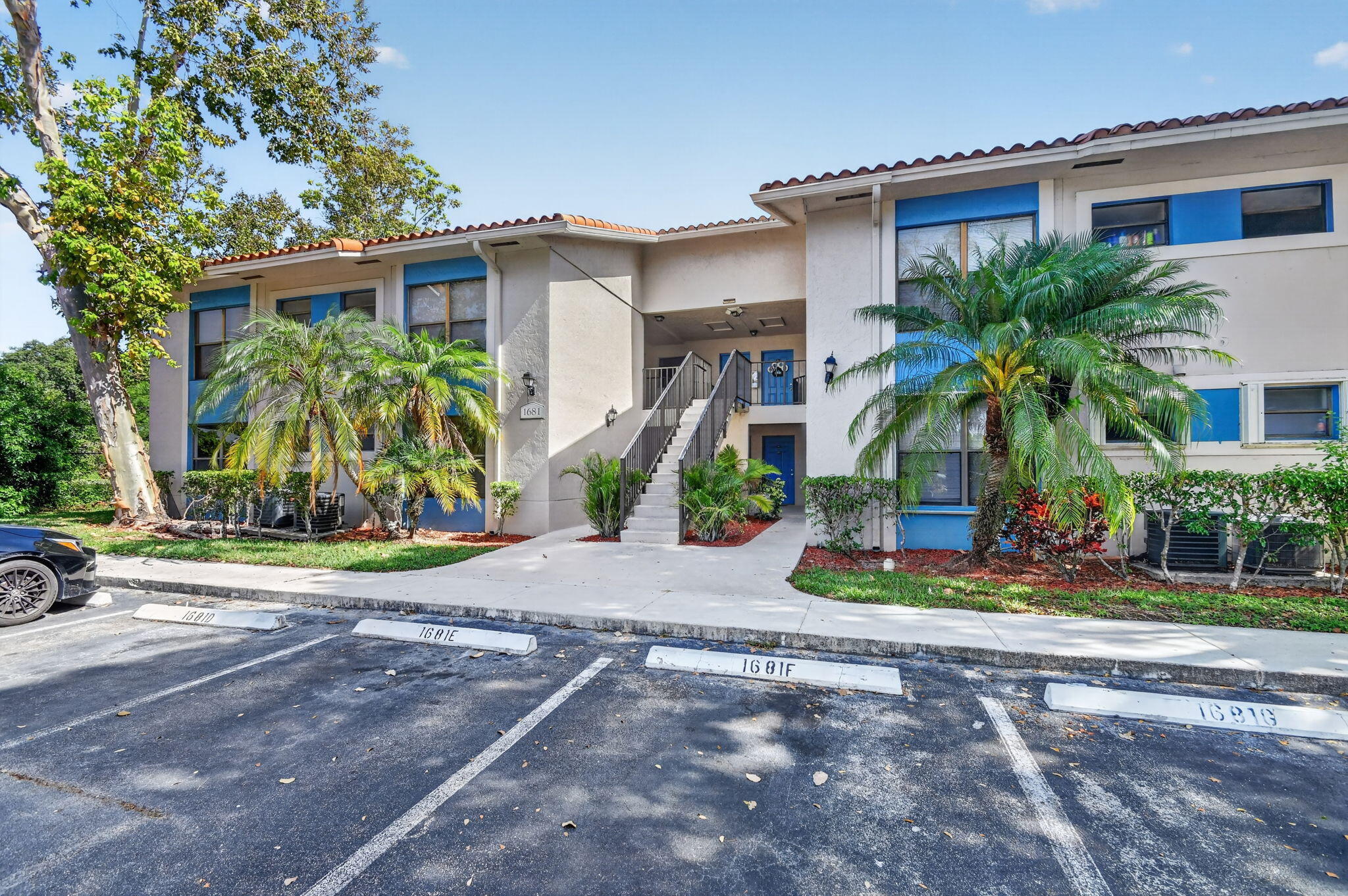 PALM BEACH PLACE CONDO - Residential Lease