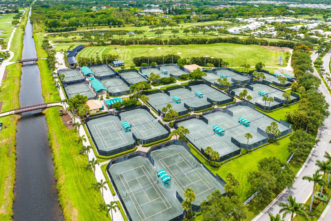 VINTAGE OAKS / POLO CLUB - Residential