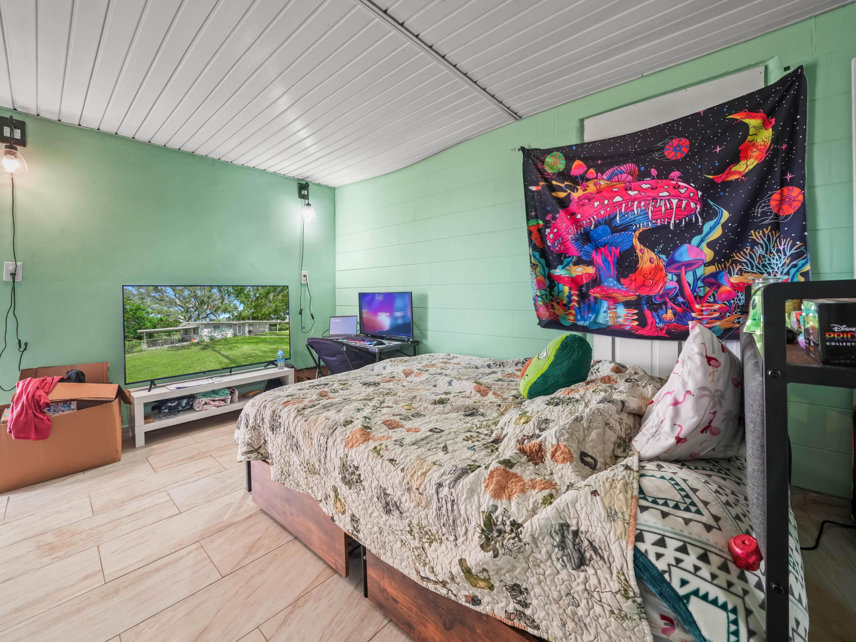 HOFFMANS SUBDIVISION AND LAKE VIEW ADDITION REPLAT - Residential