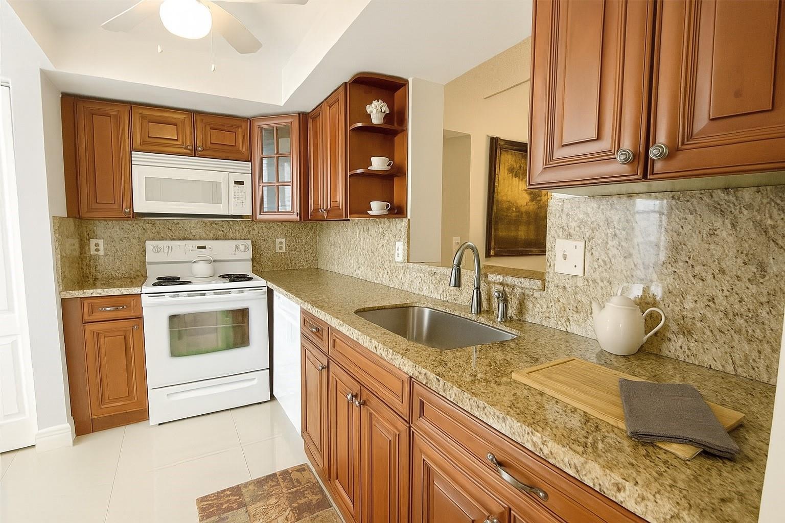 15 Willowbrook Ln 101