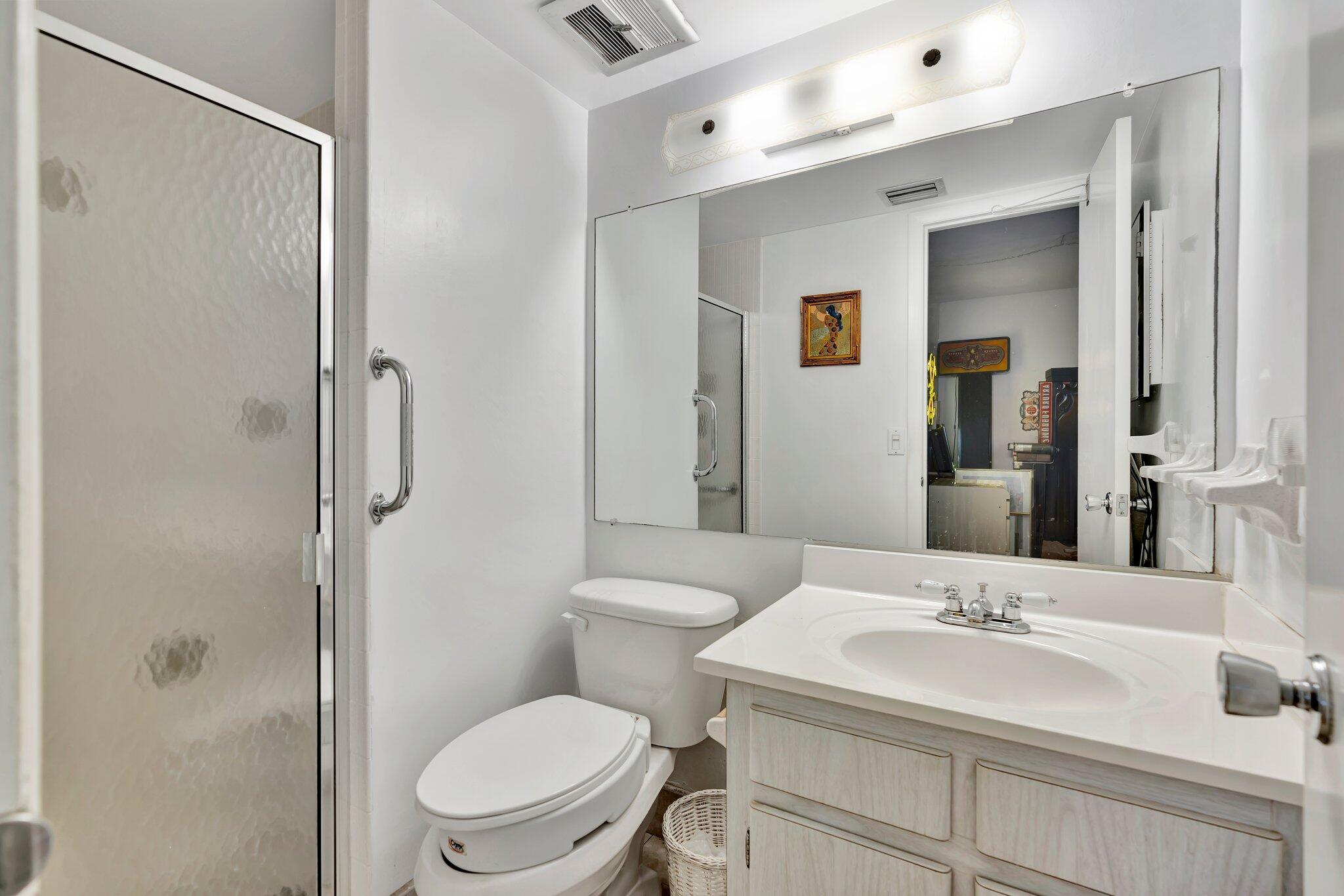 MERIDIAN CONDO 9 - Residential