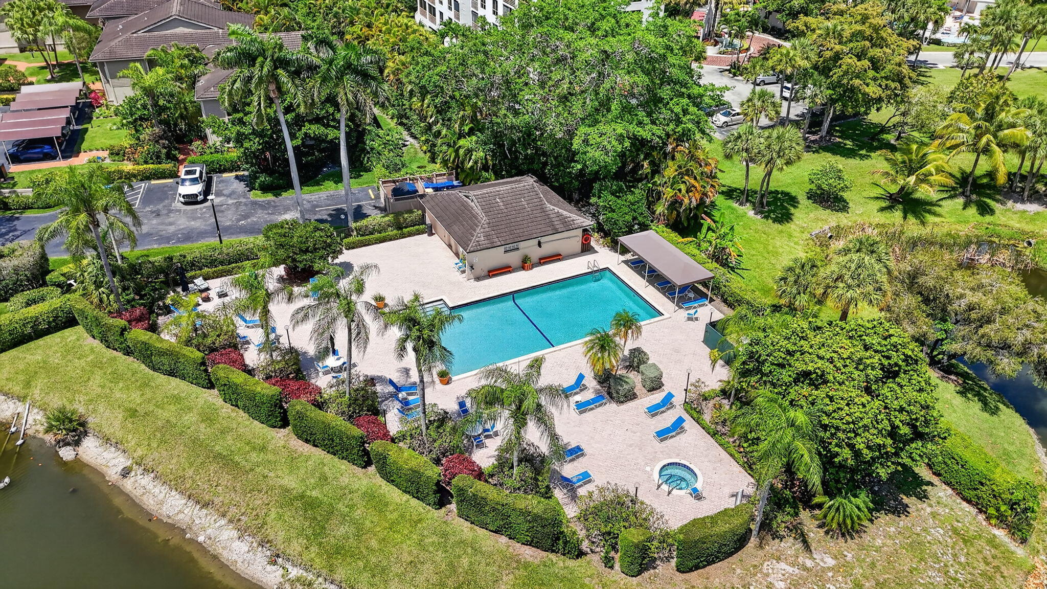 SOUTHWINDS AT BOCA POINTE - Residential