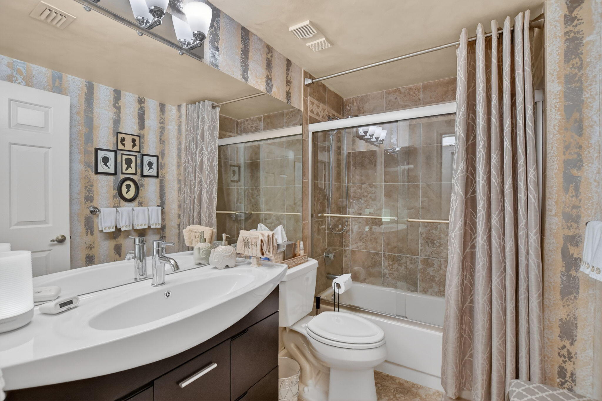 SOUTHWINDS AT BOCA POINTE - Residential