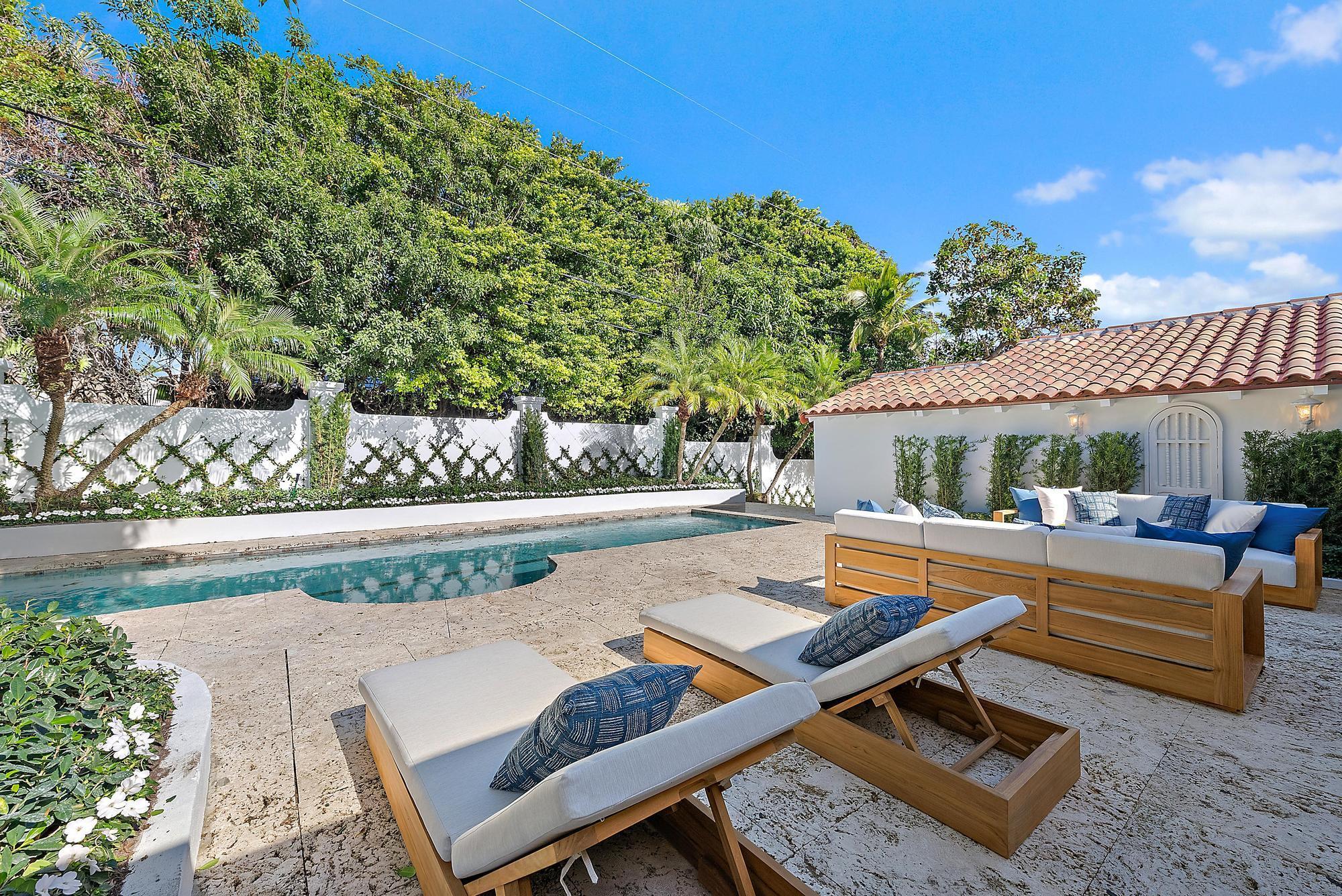 JAMAICA LANE IN - Residential