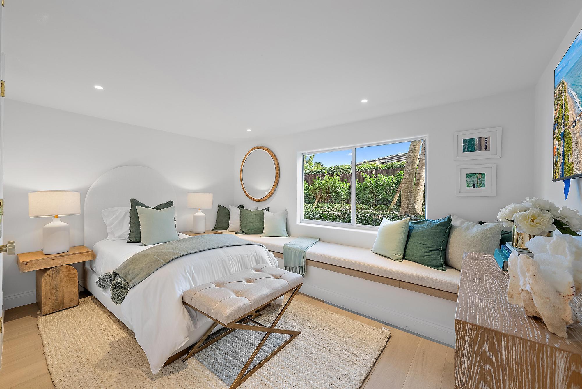 JAMAICA LANE IN - Residential