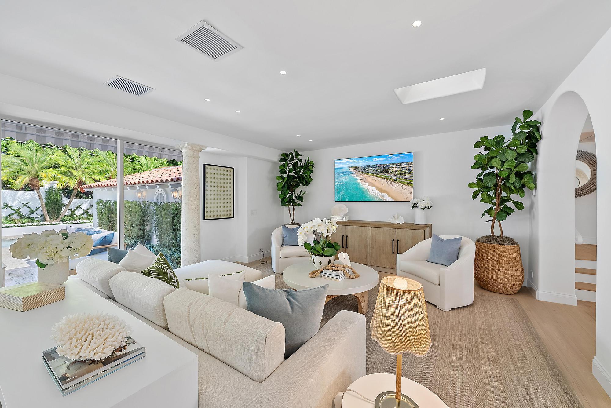 JAMAICA LANE IN - Residential