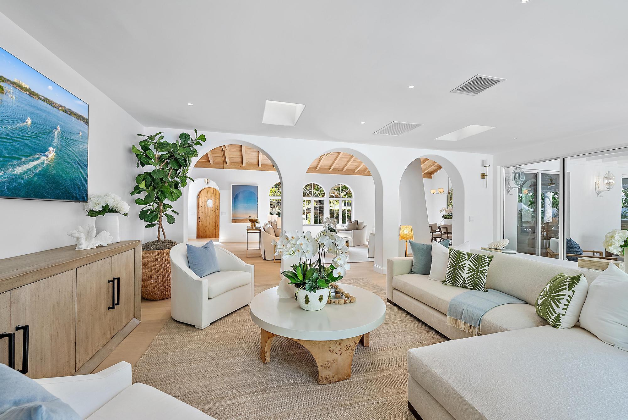 JAMAICA LANE IN - Residential