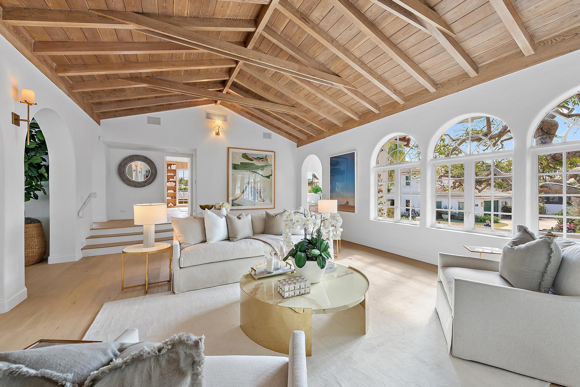 JAMAICA LANE IN - Residential