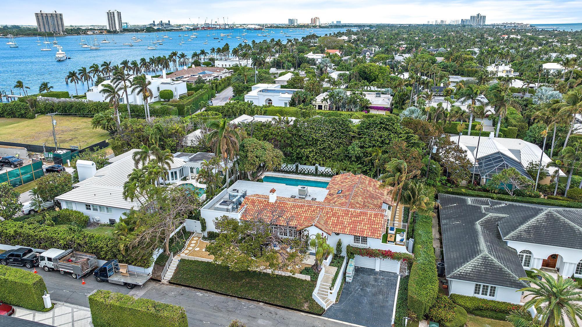 JAMAICA LANE IN - Residential