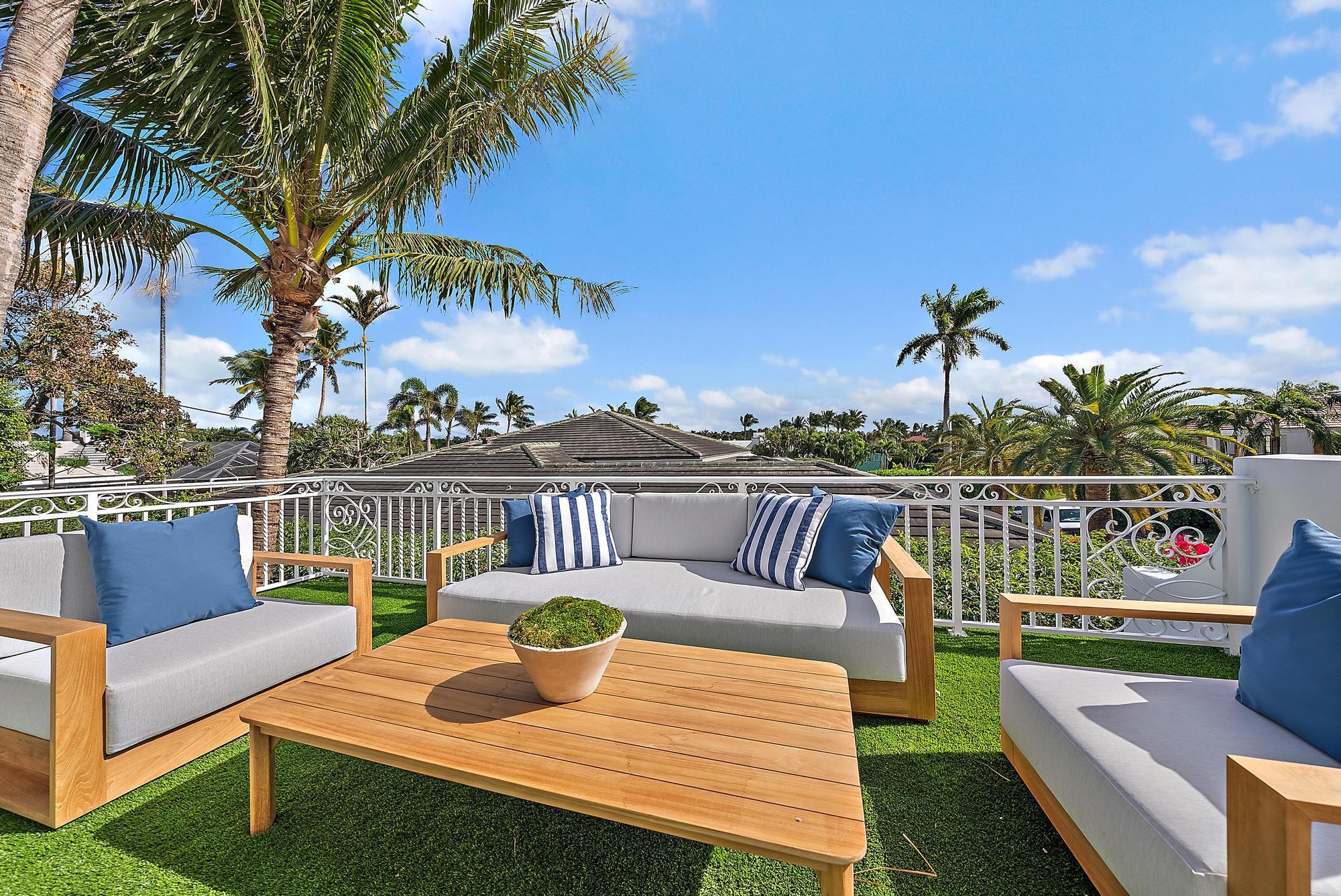 JAMAICA LANE IN - Residential