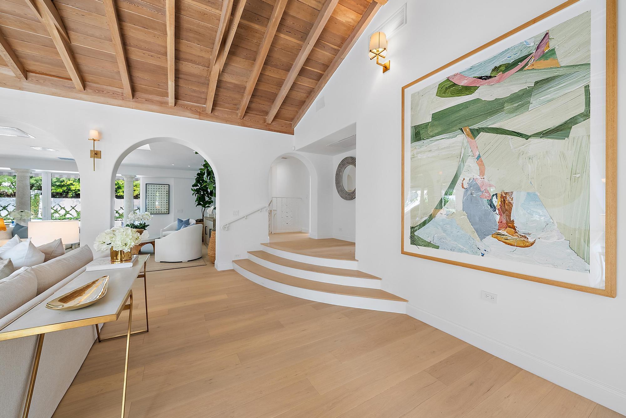 JAMAICA LANE IN - Residential