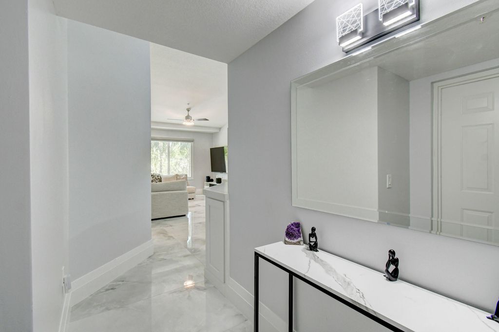 Photo of 117 Villa Circle, Boynton Beach, FL 33435 (MLS # R10961262)