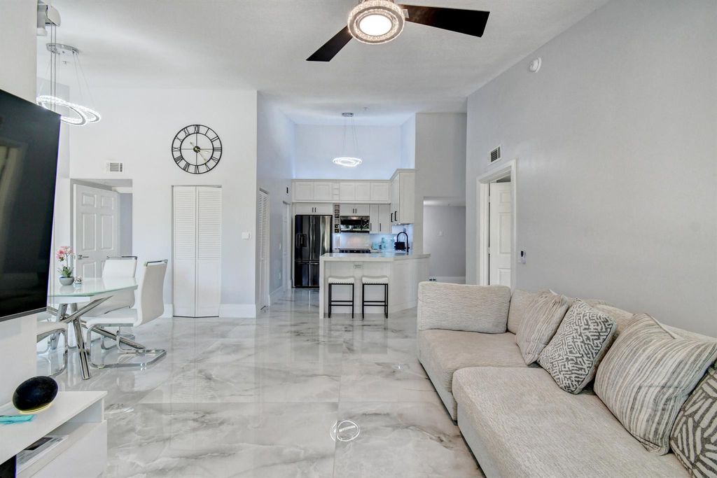 Photo of 117 Villa Circle, Boynton Beach, FL 33435 (MLS # R10961262)