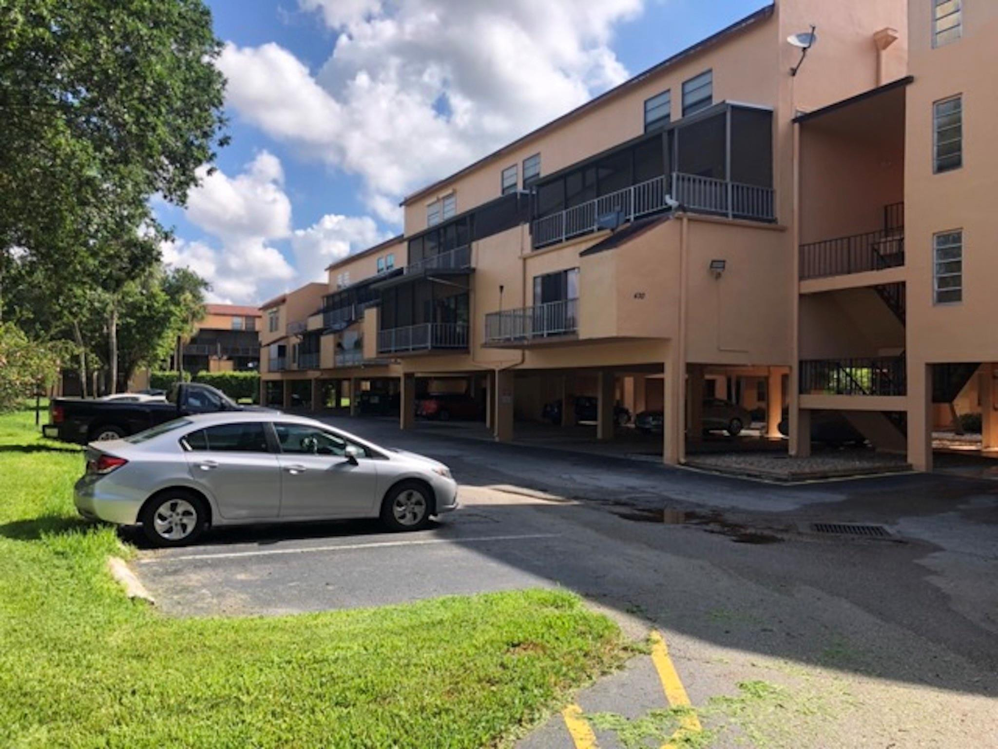 LAGO WEST CONDOMINIUM - Residential