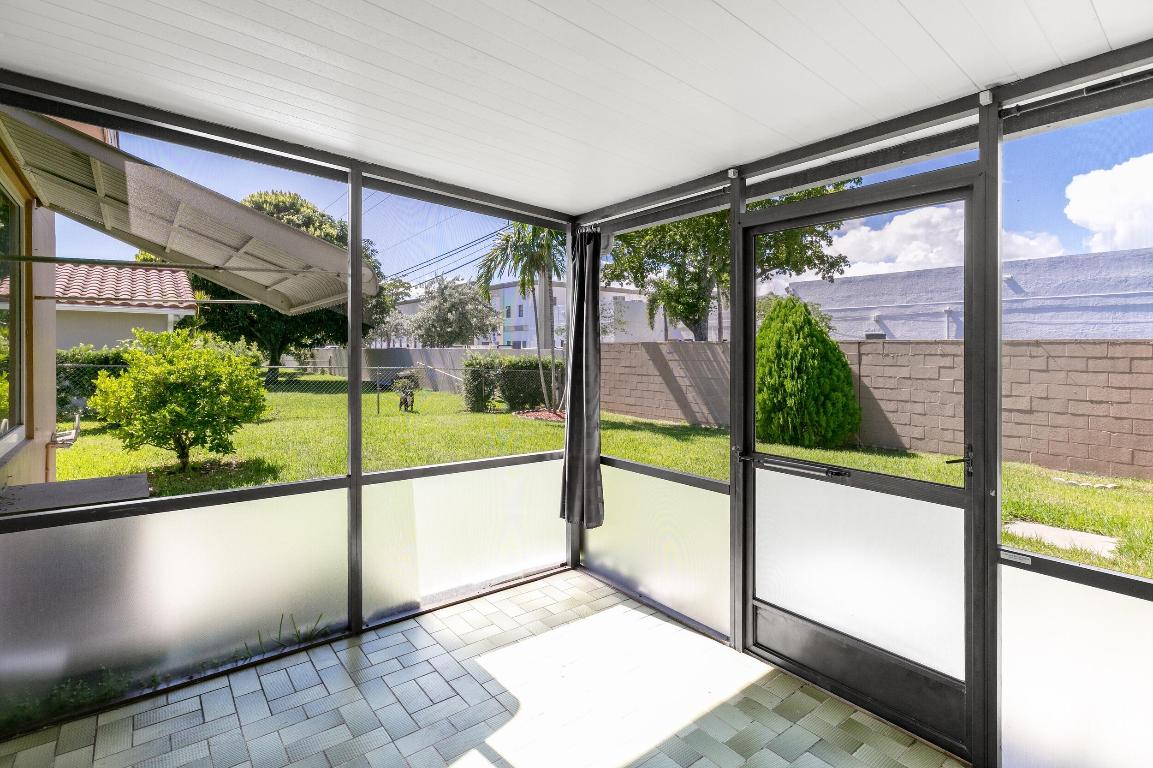 LAKE ROGERS ISLE UNIT A - Residential