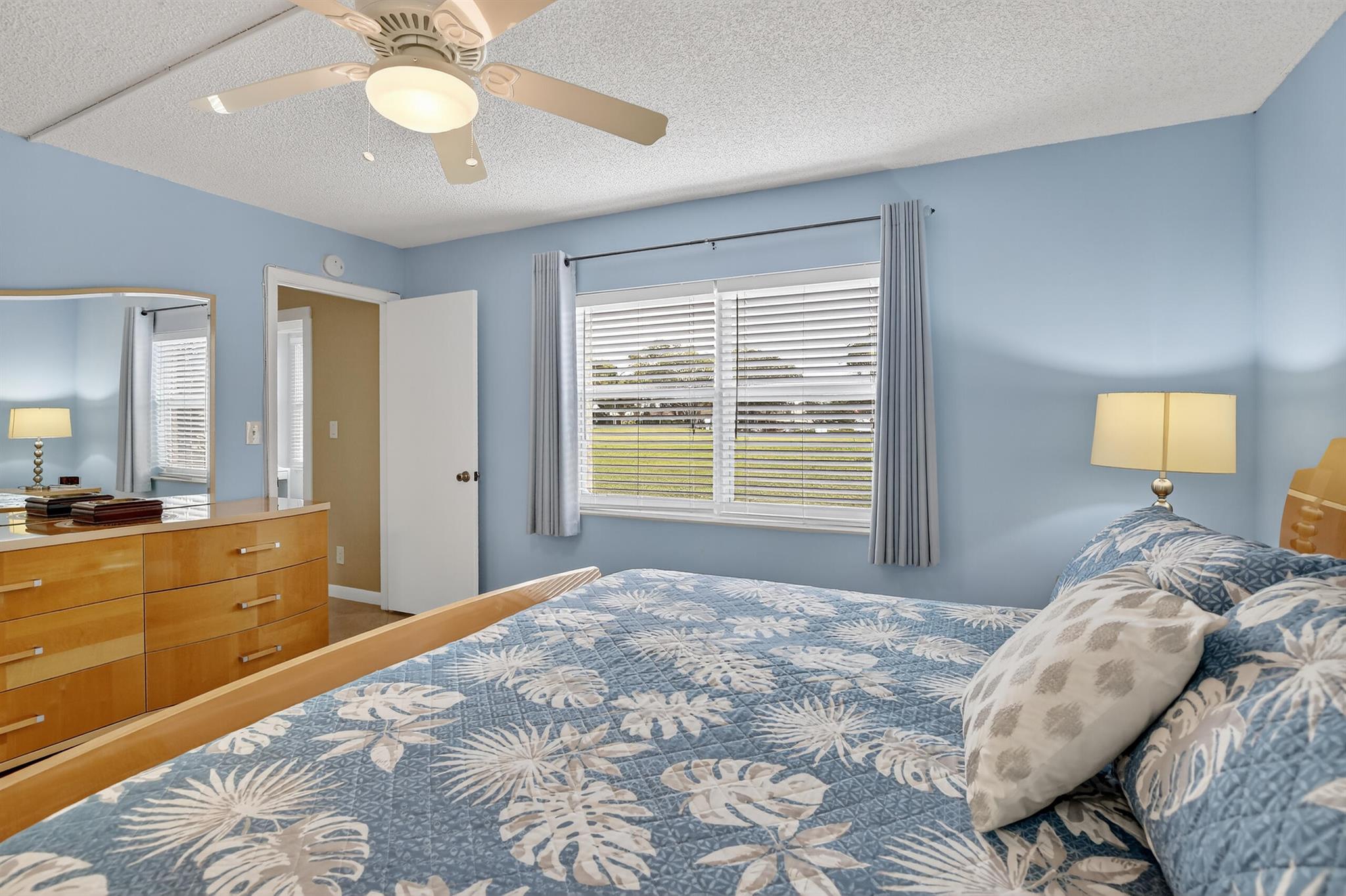 SUNRISE LAKES 106 CONDO - Residential