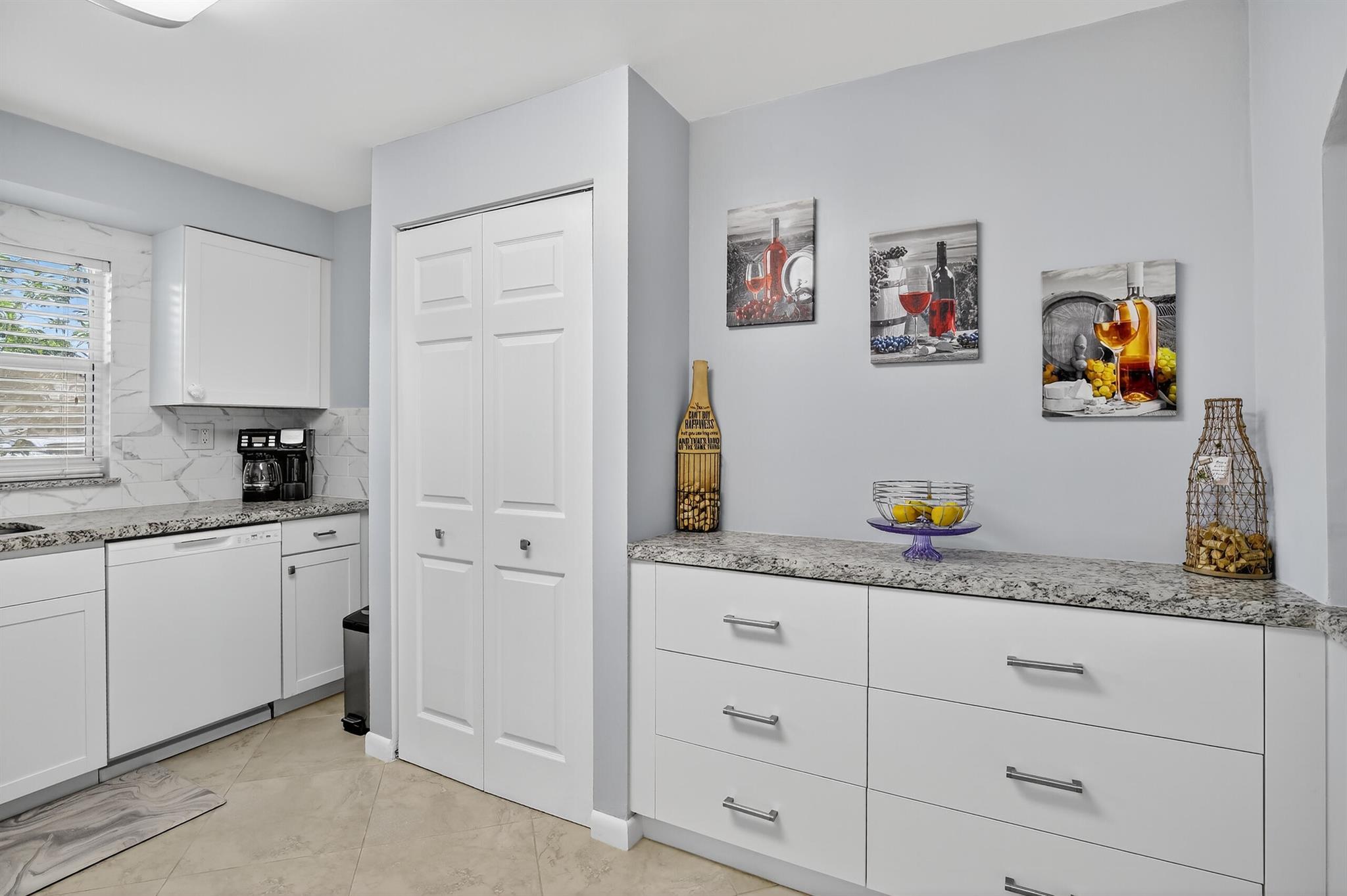 SUNRISE LAKES 106 CONDO - Residential