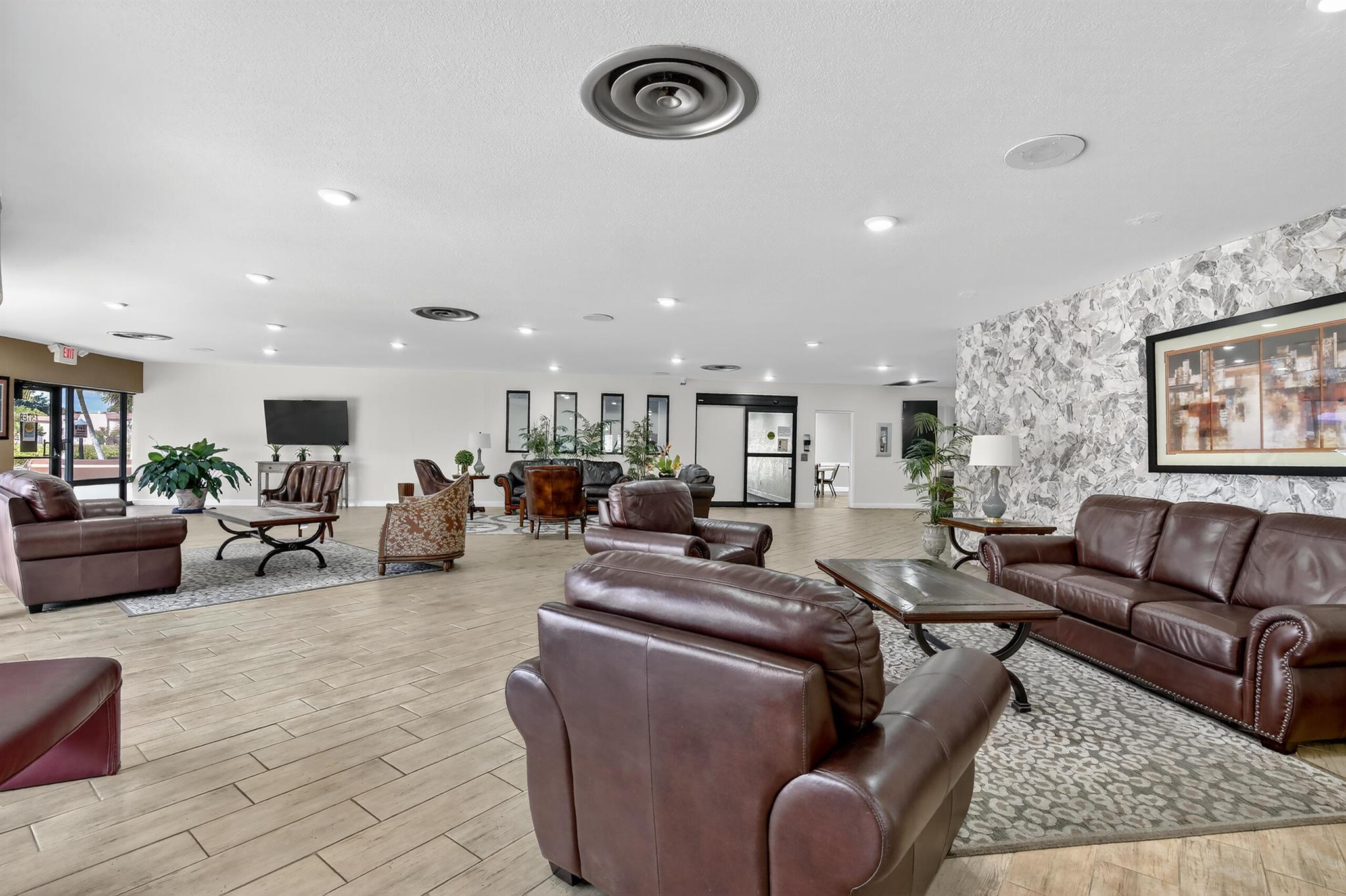 SUNRISE LAKES 106 CONDO - Residential