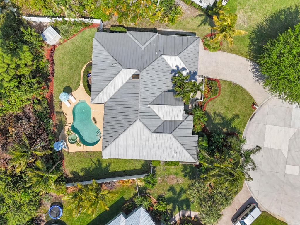 Photo of 7831 SE Windjammer Way, Hobe Sound, FL 33455 (MLS # R11074891)