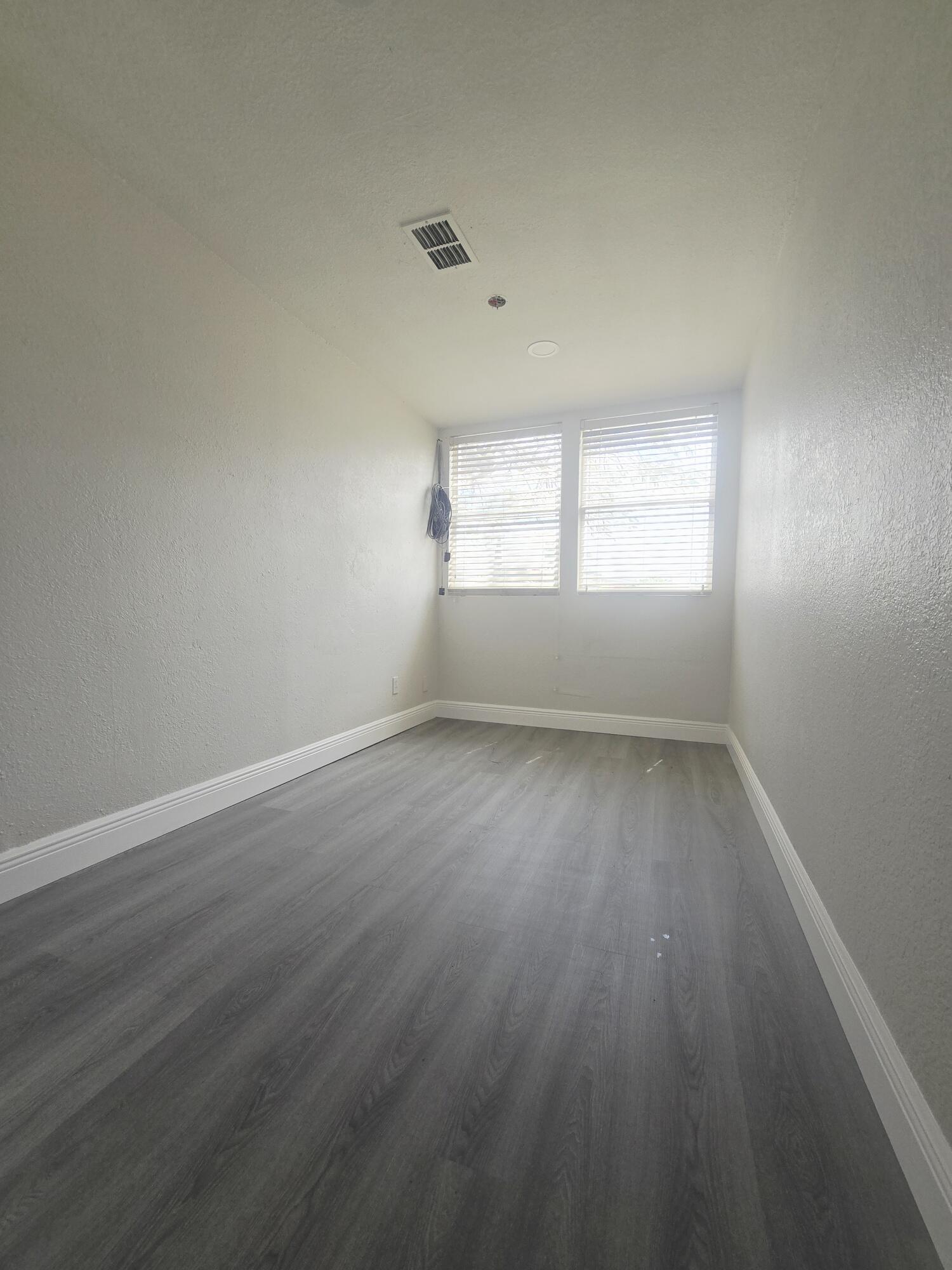 ENGLEWOOD MANOR - Residential