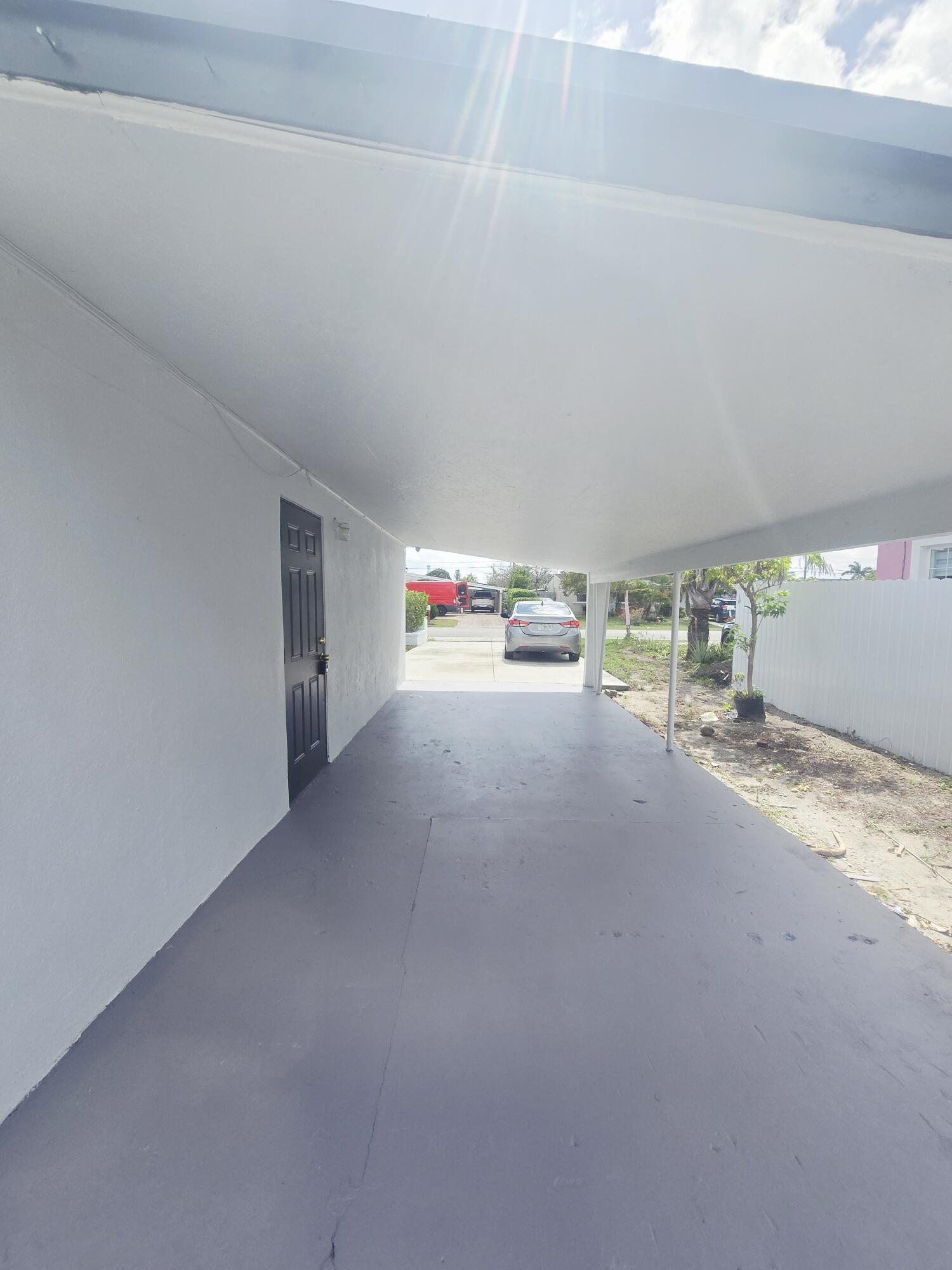 ENGLEWOOD MANOR - Residential