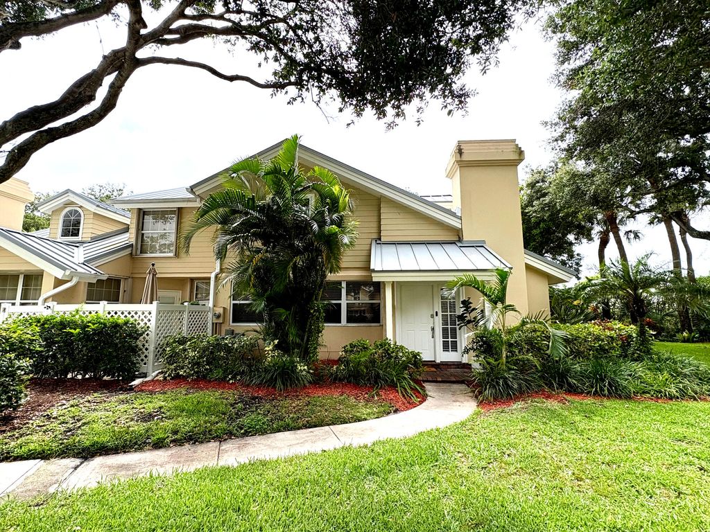 Photo of 704 Bradford Court, Boynton Beach, FL 33436 (MLS # R11098166)