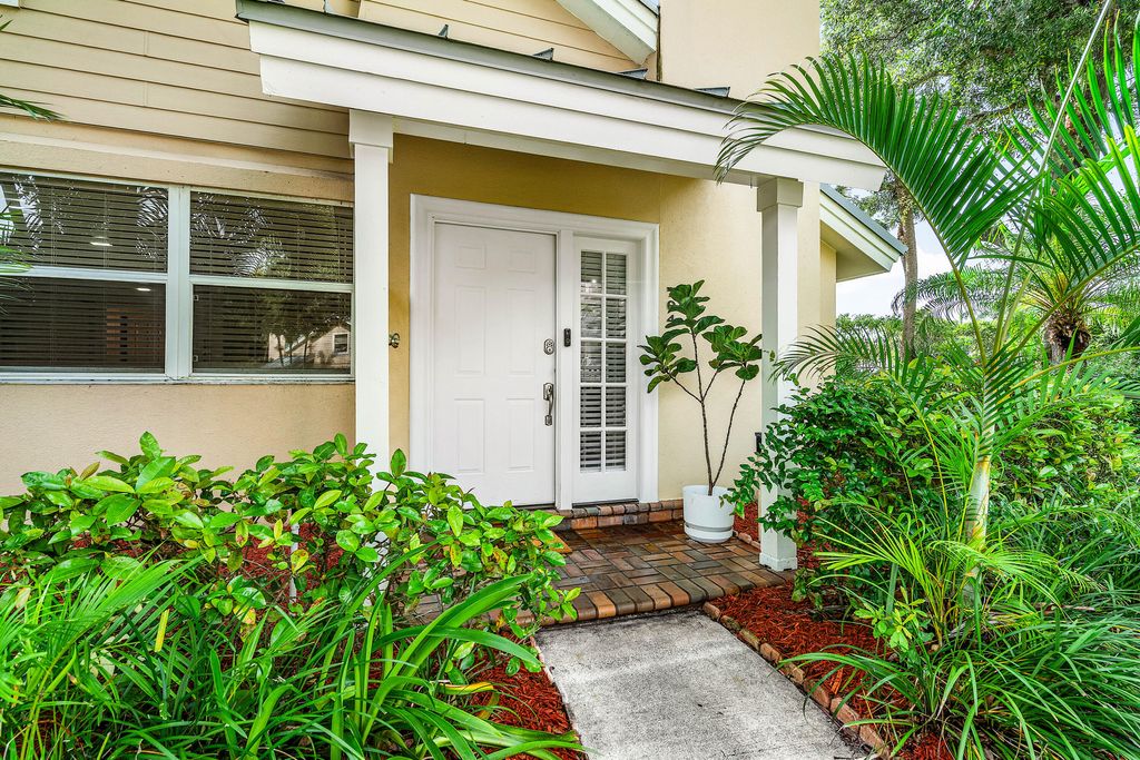 Photo of 704 Bradford Court, Boynton Beach, FL 33436 (MLS # R11098166)