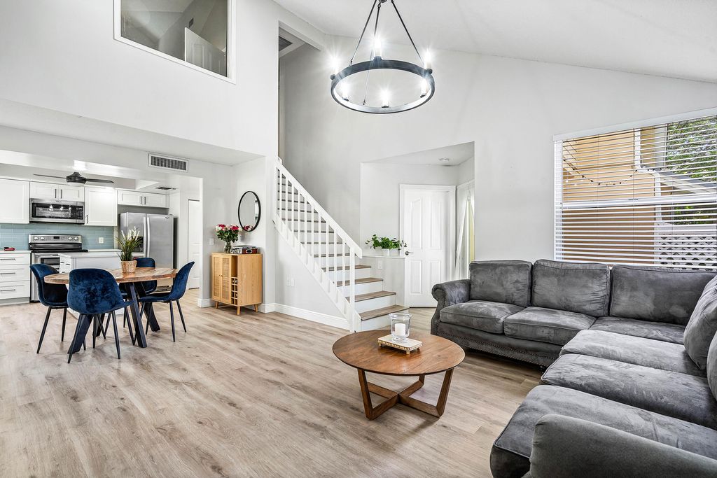 Photo of 704 Bradford Court, Boynton Beach, FL 33436 (MLS # R11098166)