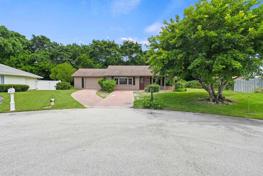 Photo of 24 Russell Street, Tequesta, FL 33469 (MLS # R11122431)