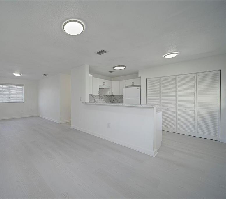 221 SW 78TH Place 221/231