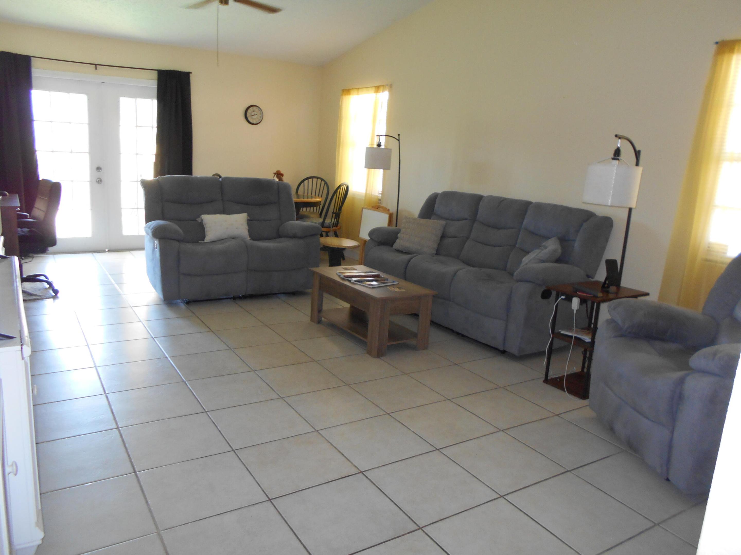 LAKE ISLAND / WOODSETTER - Residential