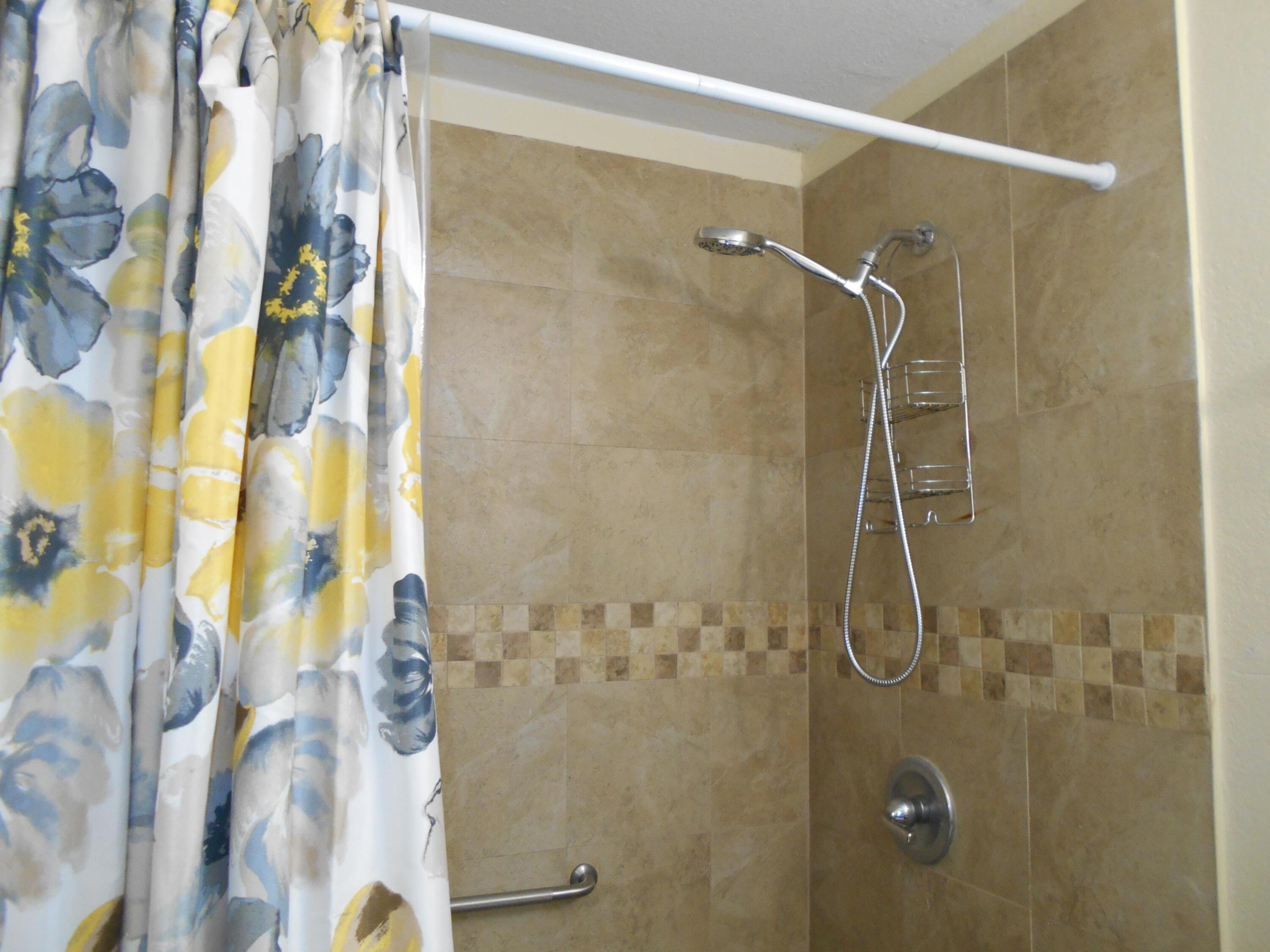 LAKE ISLAND / WOODSETTER - Residential