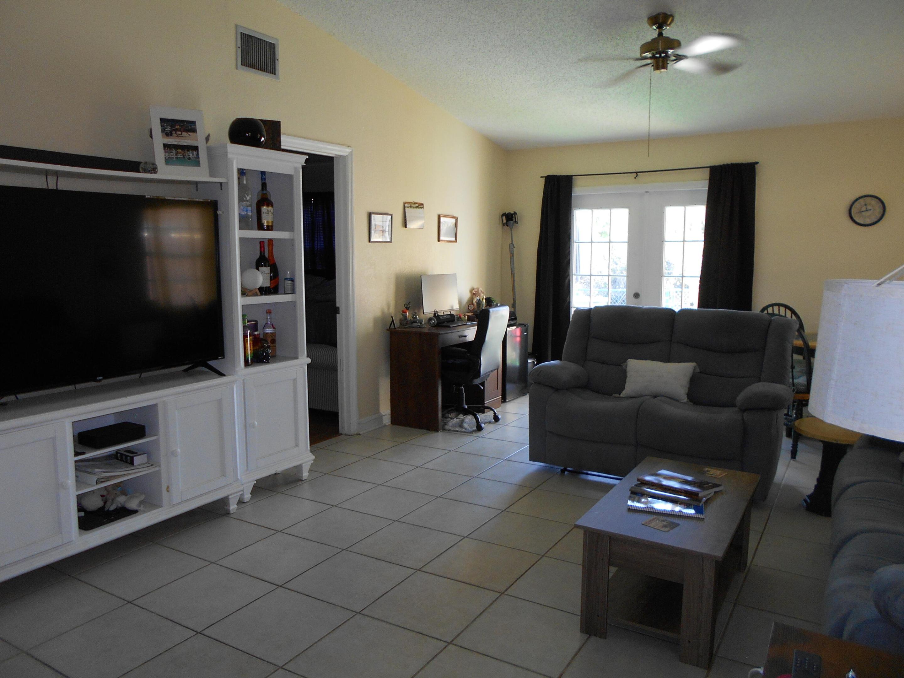 LAKE ISLAND / WOODSETTER - Residential