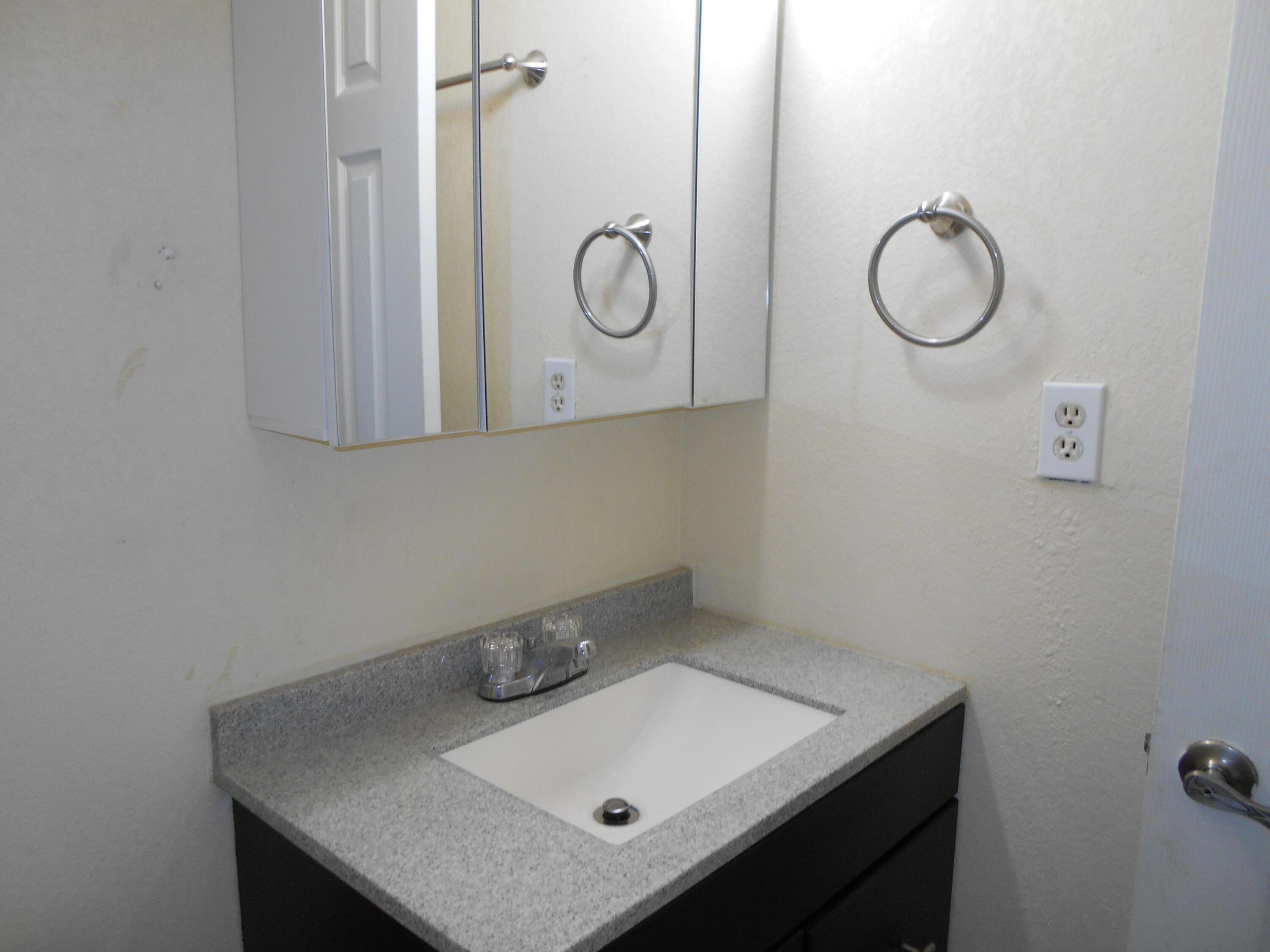 LAKE ISLAND / WOODSETTER - Residential