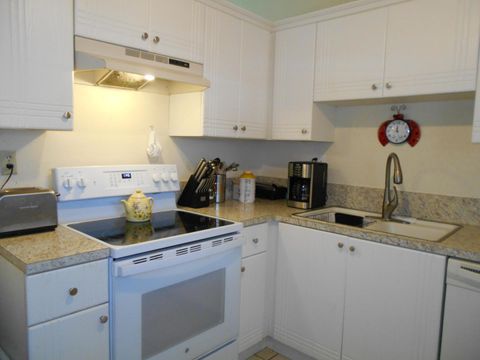 Tiny photo for 510 NW 43rd Street, Deerfield Beach, FL 33064 (MLS # B26021737)