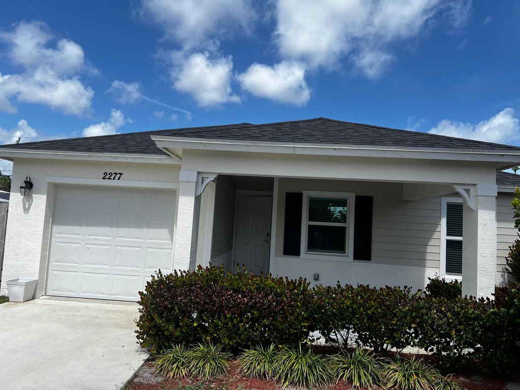 Photo of 2277 SE Monroe Street, Stuart, FL 34997 (MLS # B26015150)
