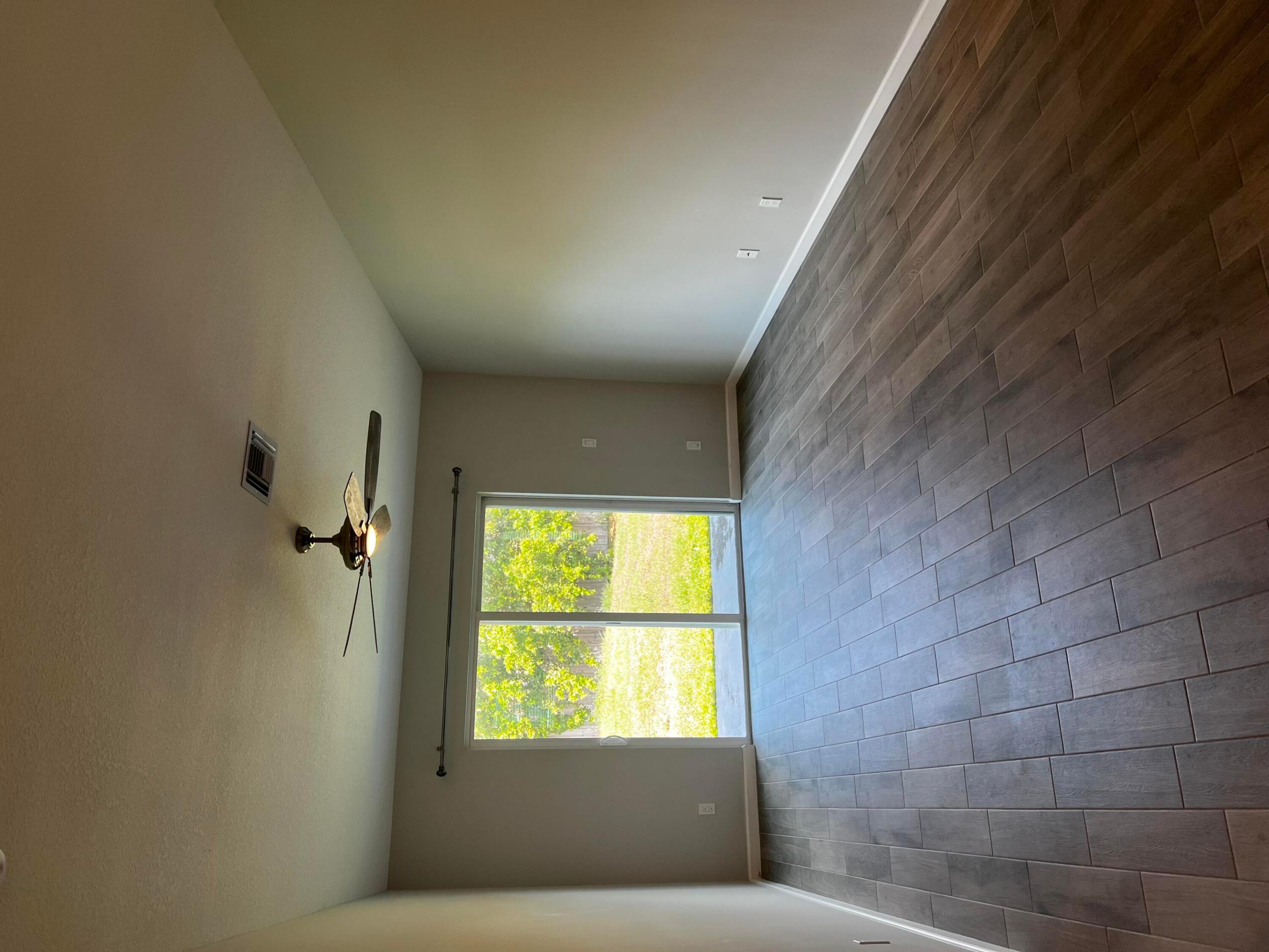 CORAL GARDENS - Residential Lease