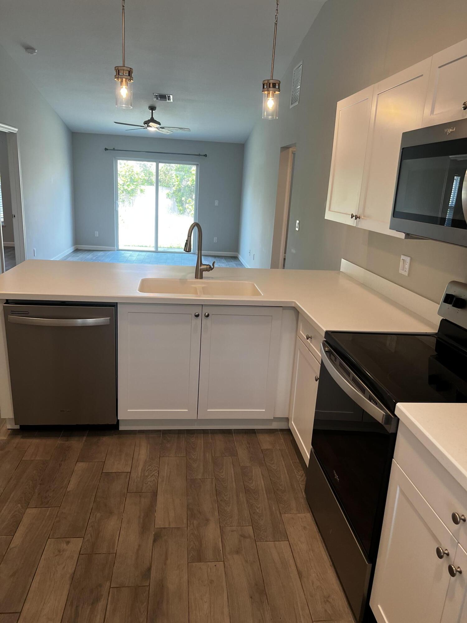 CORAL GARDENS - Residential Lease