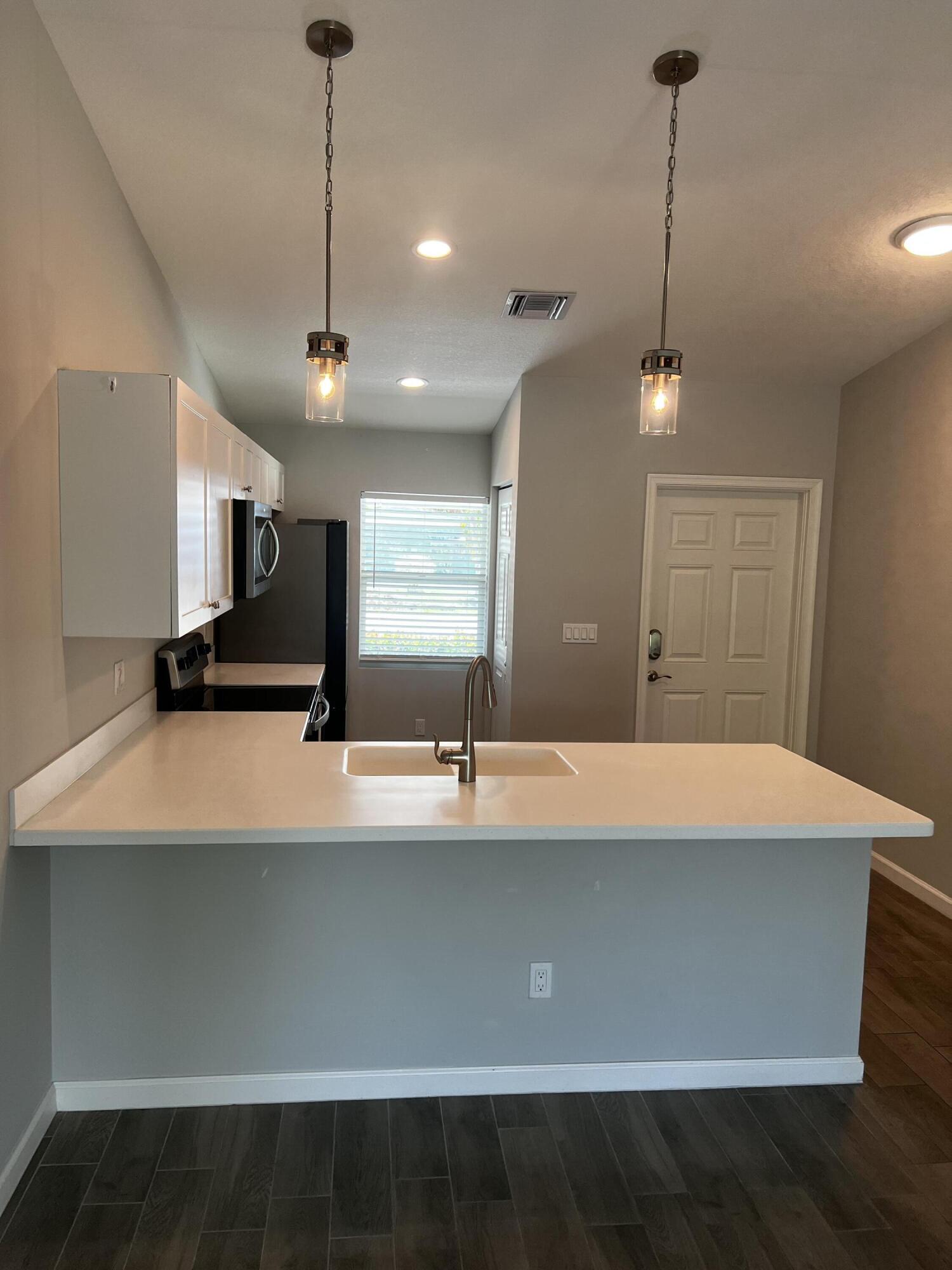 CORAL GARDENS - Residential Lease
