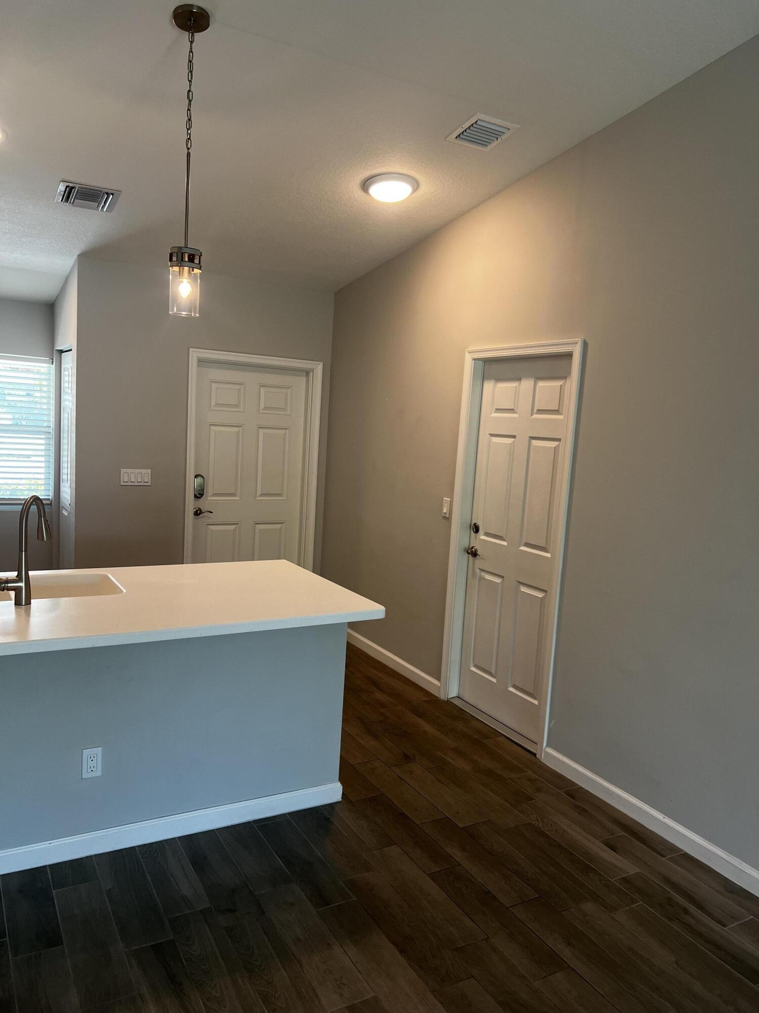 CORAL GARDENS - Residential Lease
