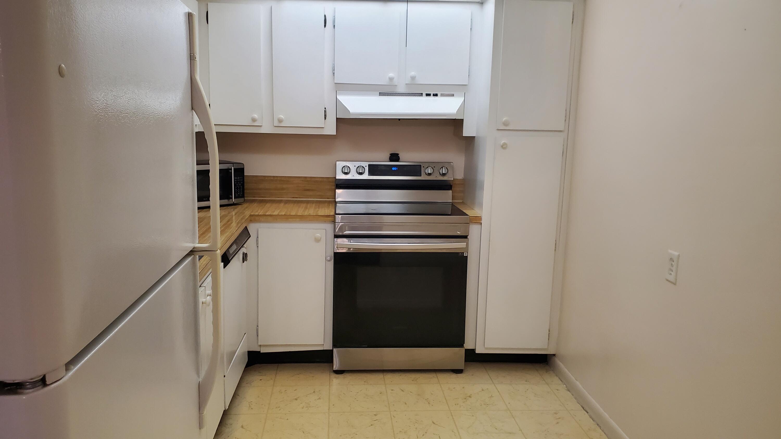 PARK PLACE CONDOMINIUM NO ONE - Residential Lease