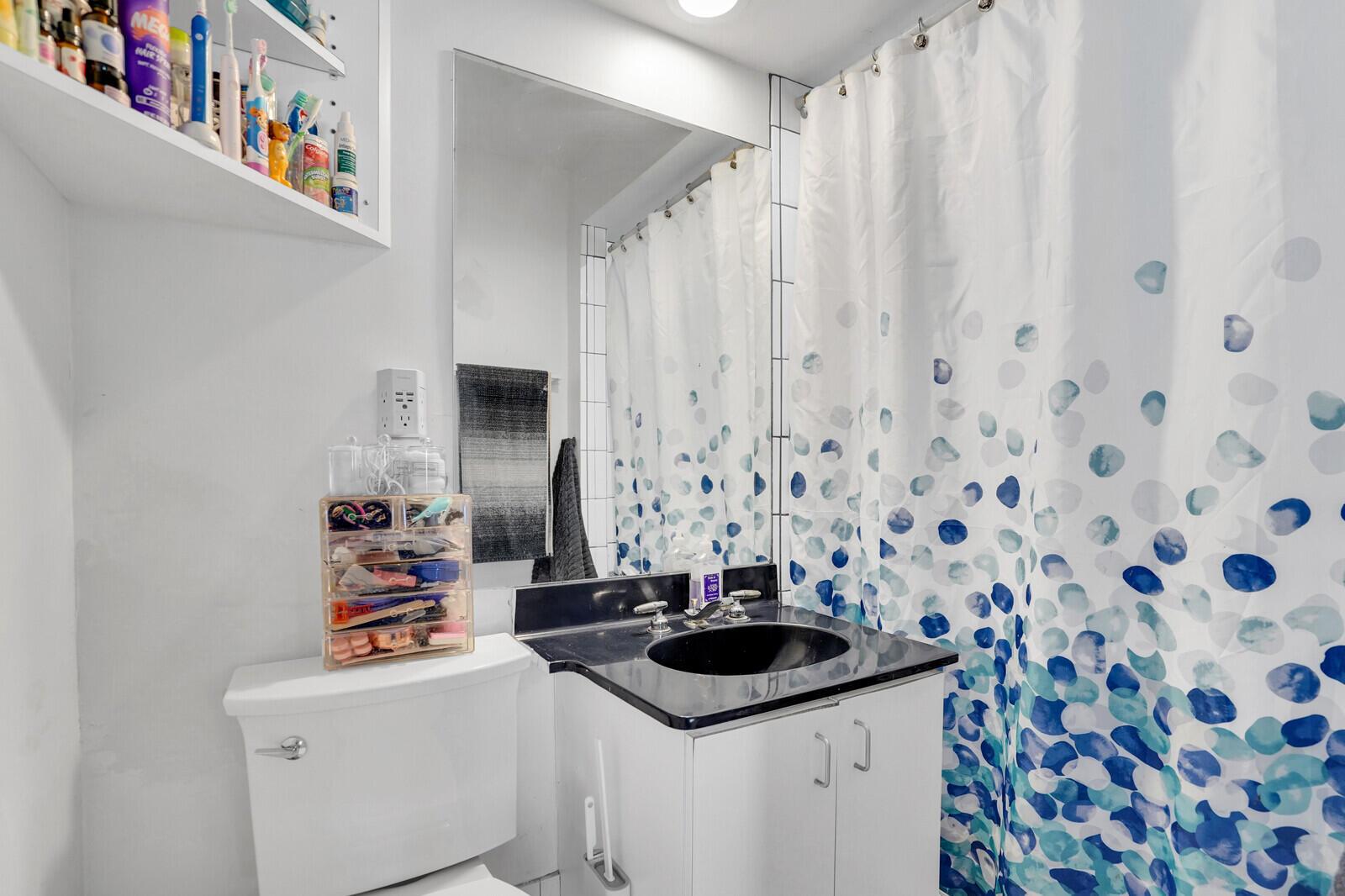 CORAL KEY VILLAS 3RD SEC - Residential