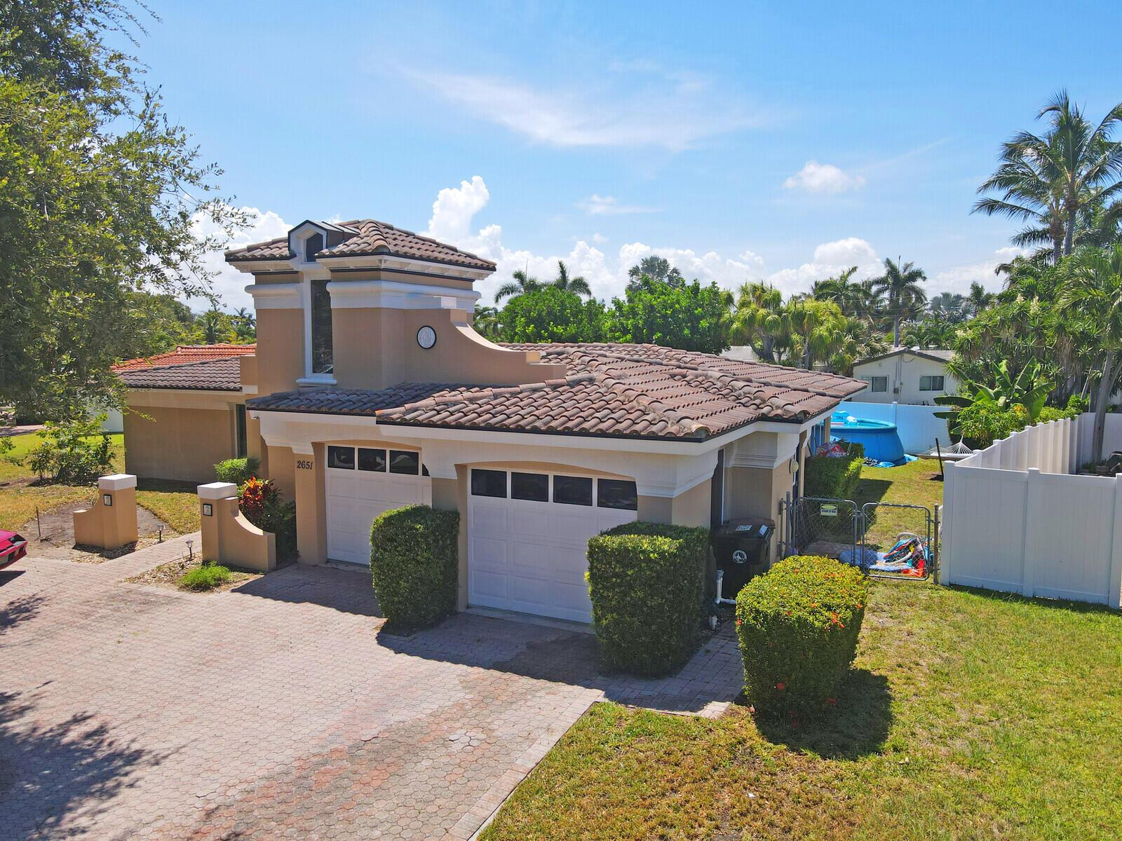 CORAL KEY VILLAS 3RD SEC - Residential