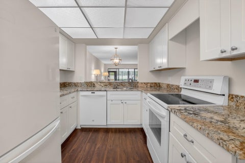 Tiny photo for 5021 Oakhill Lane #114, Delray Beach, FL 33484 (MLS # B26020434)
