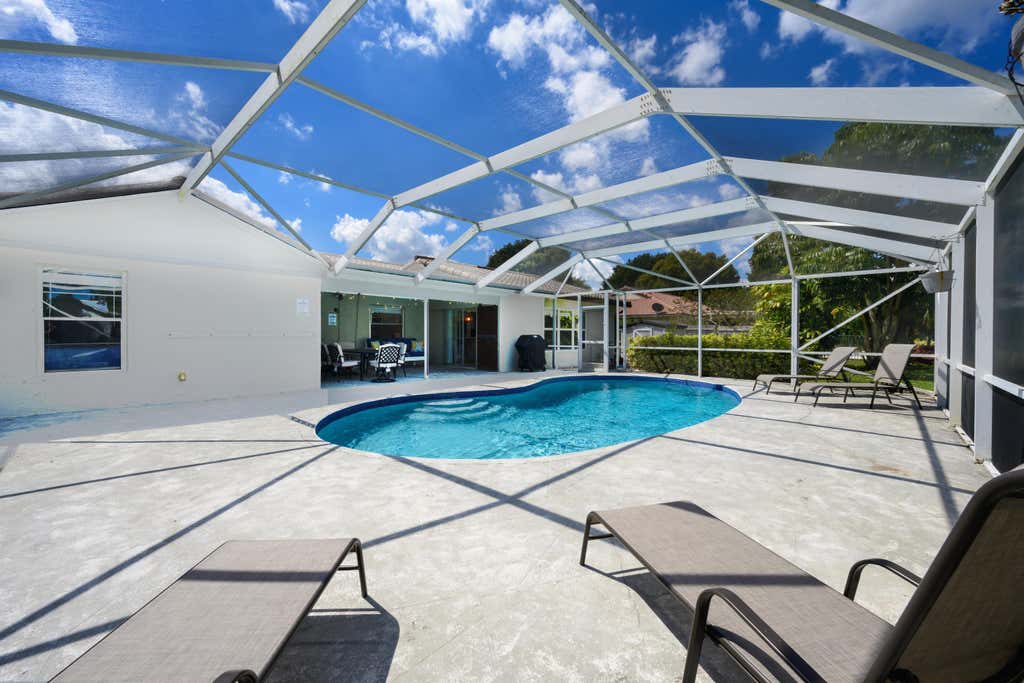 Photo of 11577 Anhinga Drive, Wellington, FL 33414 (MLS # B26050284)