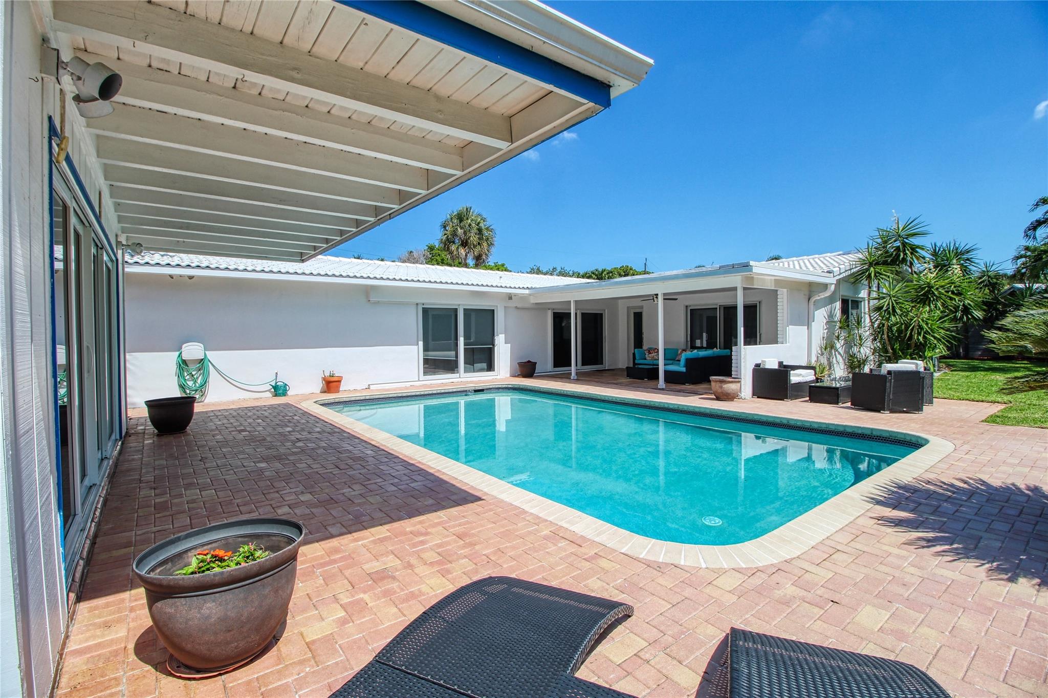198 NW 10th Ct