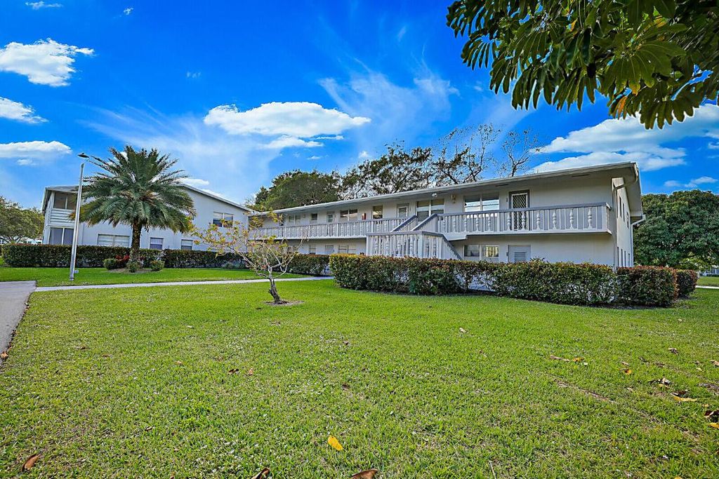Photo of 134 Lyndhurst F #134, Deerfield Beach, FL 33442 (MLS # R11157810)