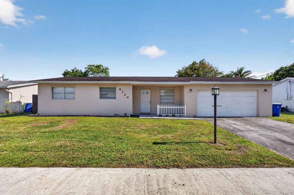 Photo of 6720 NW 20th Street, Margate, FL 33063 (MLS # B26031954)