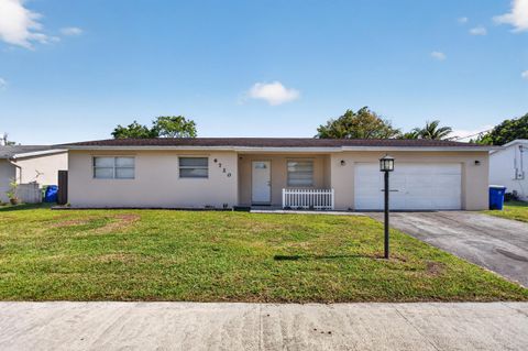 Photo of 6720 NW 20th Street, Margate, FL 33063 (MLS # B26031954)