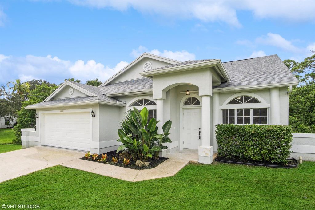 Photo of 14240 71st Place N, Loxahatchee, FL 33470 (MLS # R10926639)